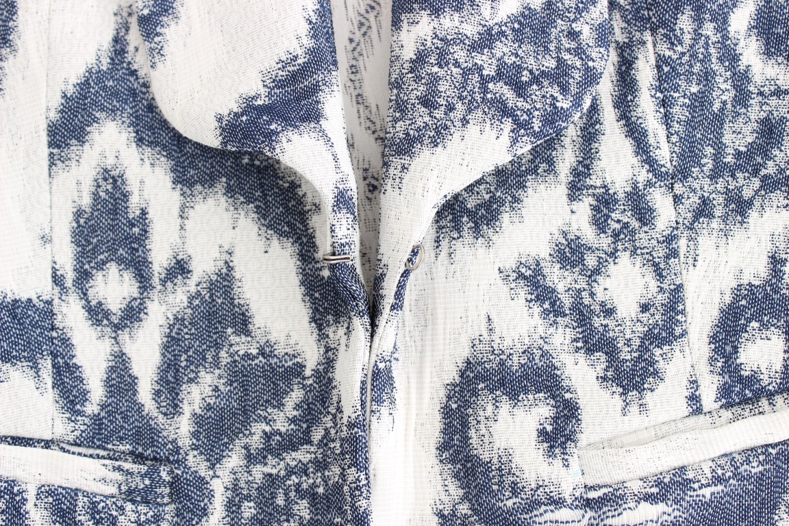 Elegant Two-Tone Blue Short Blazer