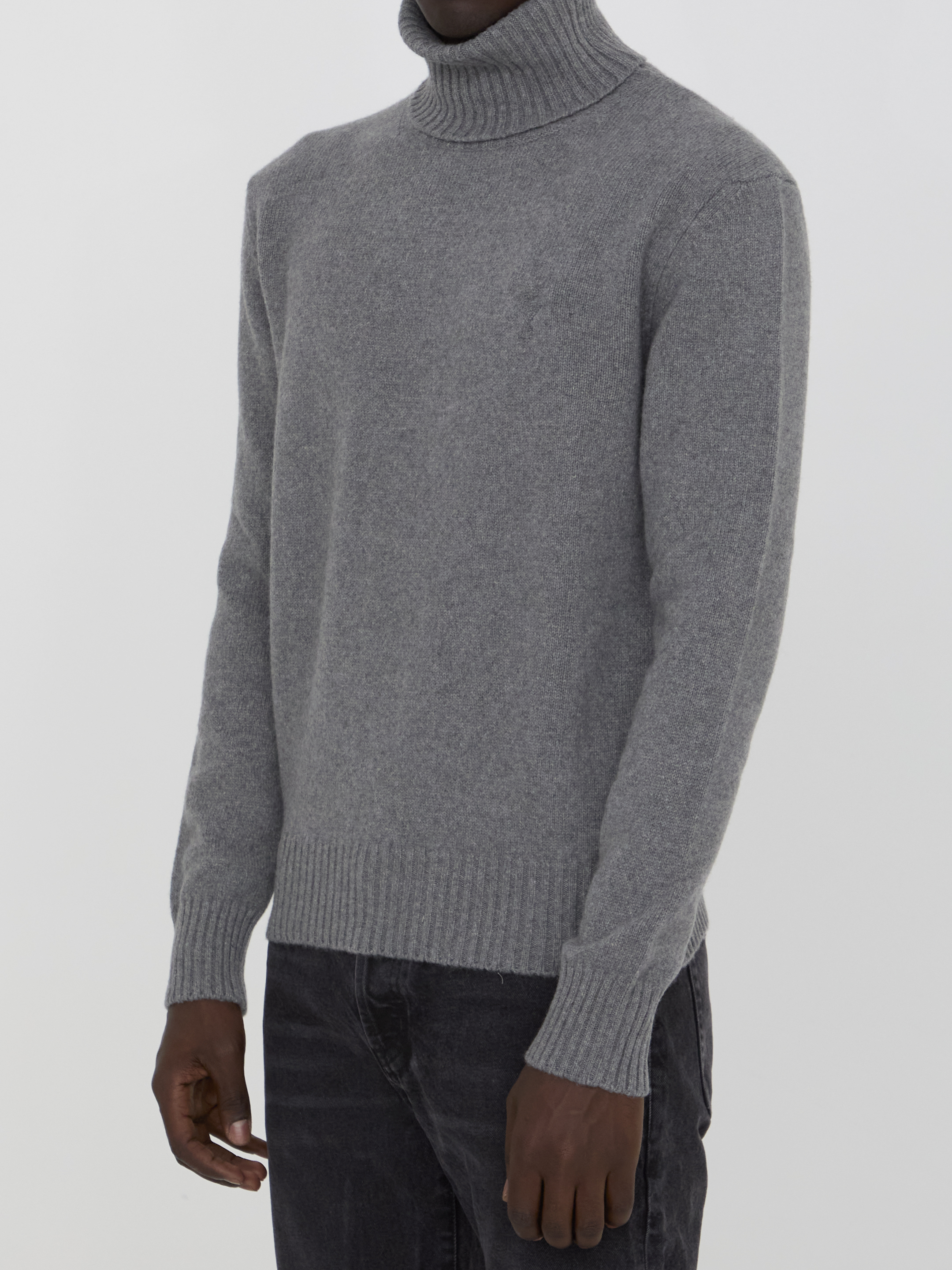 Ami De Coeur sweater hover