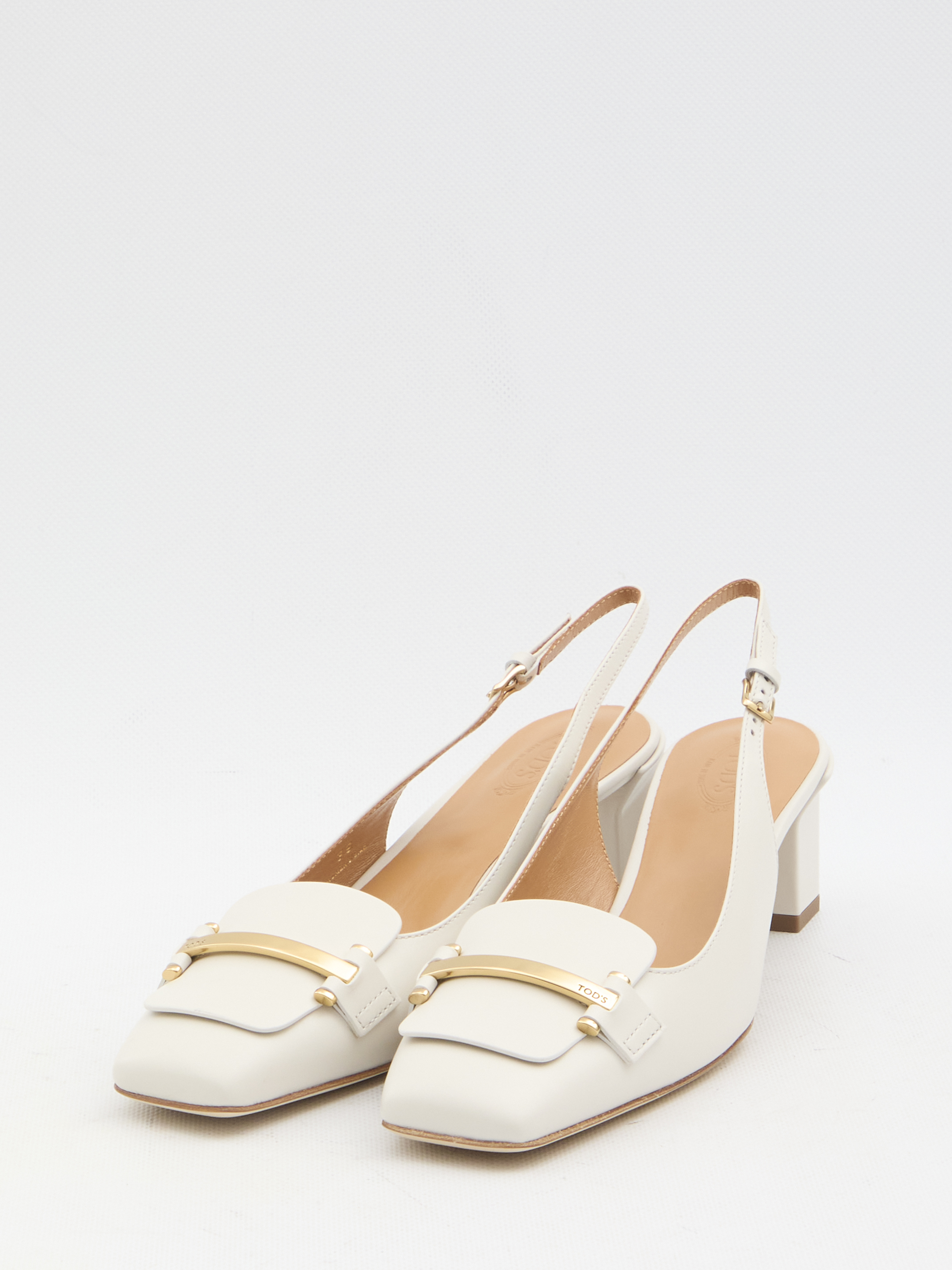 Slingback pumps hover