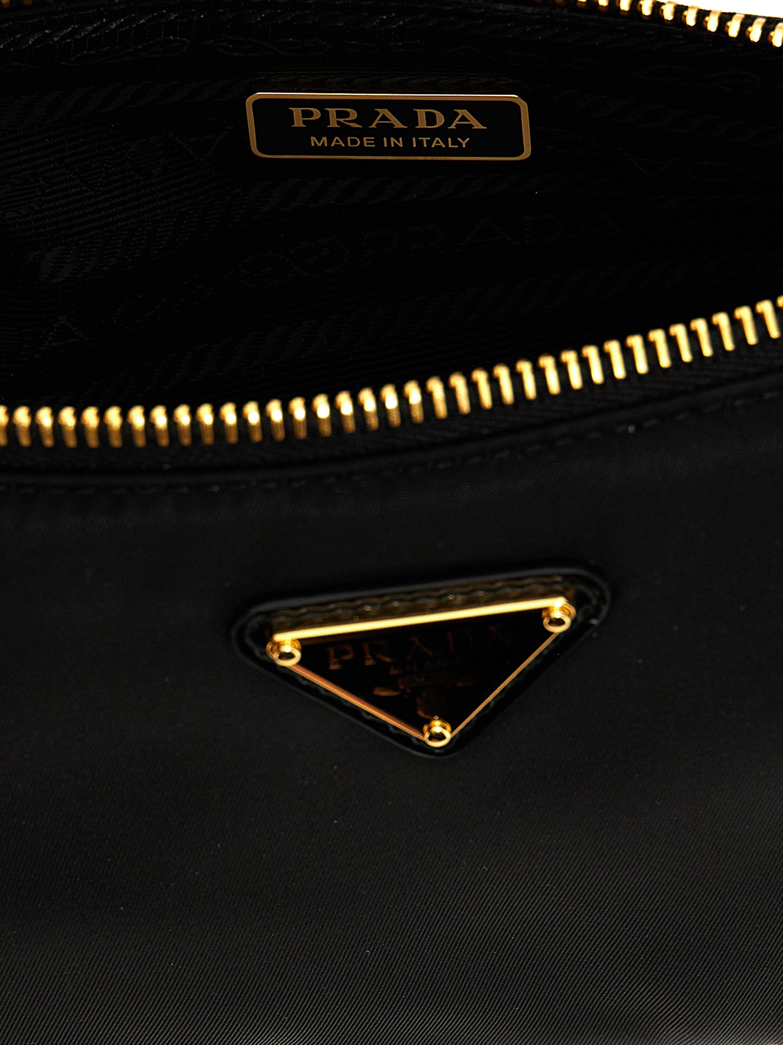 Re-Edition 2002 shoulder bag
